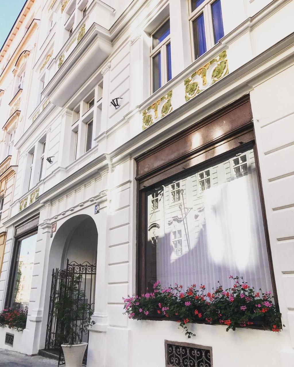 Alabastr Hotel